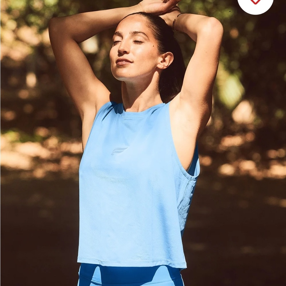 Fabletics blue  Phoenix breathe muscle tank